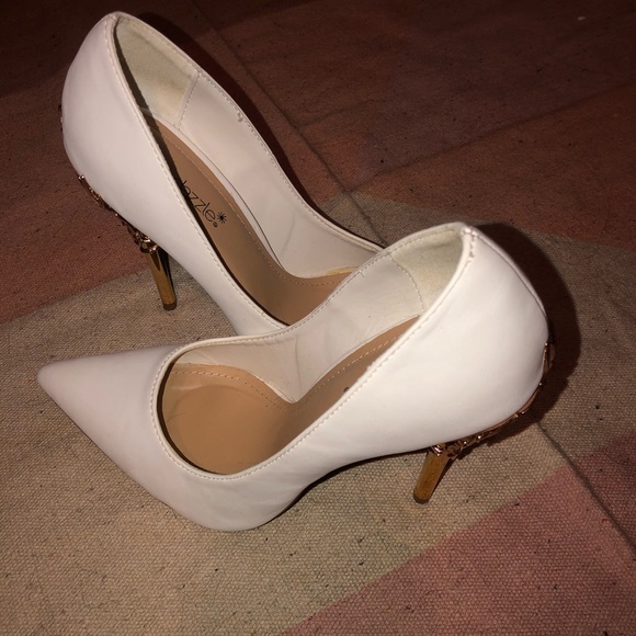 Gold detailed white shoes - Picture 10 of 10